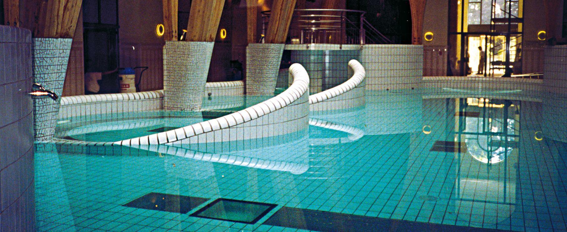 Piscina “Aquensis” | Casalgrande Padana Piscina “Aquensis” | Casalgrande Padana