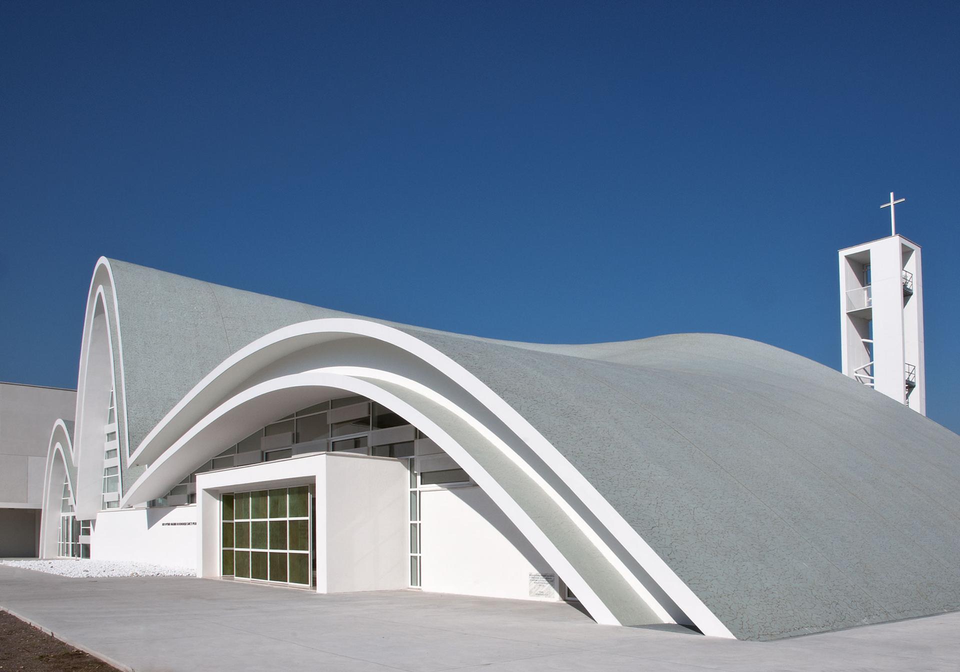 Complesso parrocchiale San Pio da Pietrelcina | Casalgrande Padana Complesso parrocchiale San Pio da Pietrelcina | Casalgrande Padana