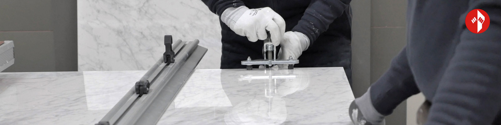 Cutting porcelain tiles