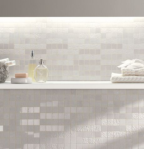 Quali piastrelle scegliere per un bagno piccolo e stretto